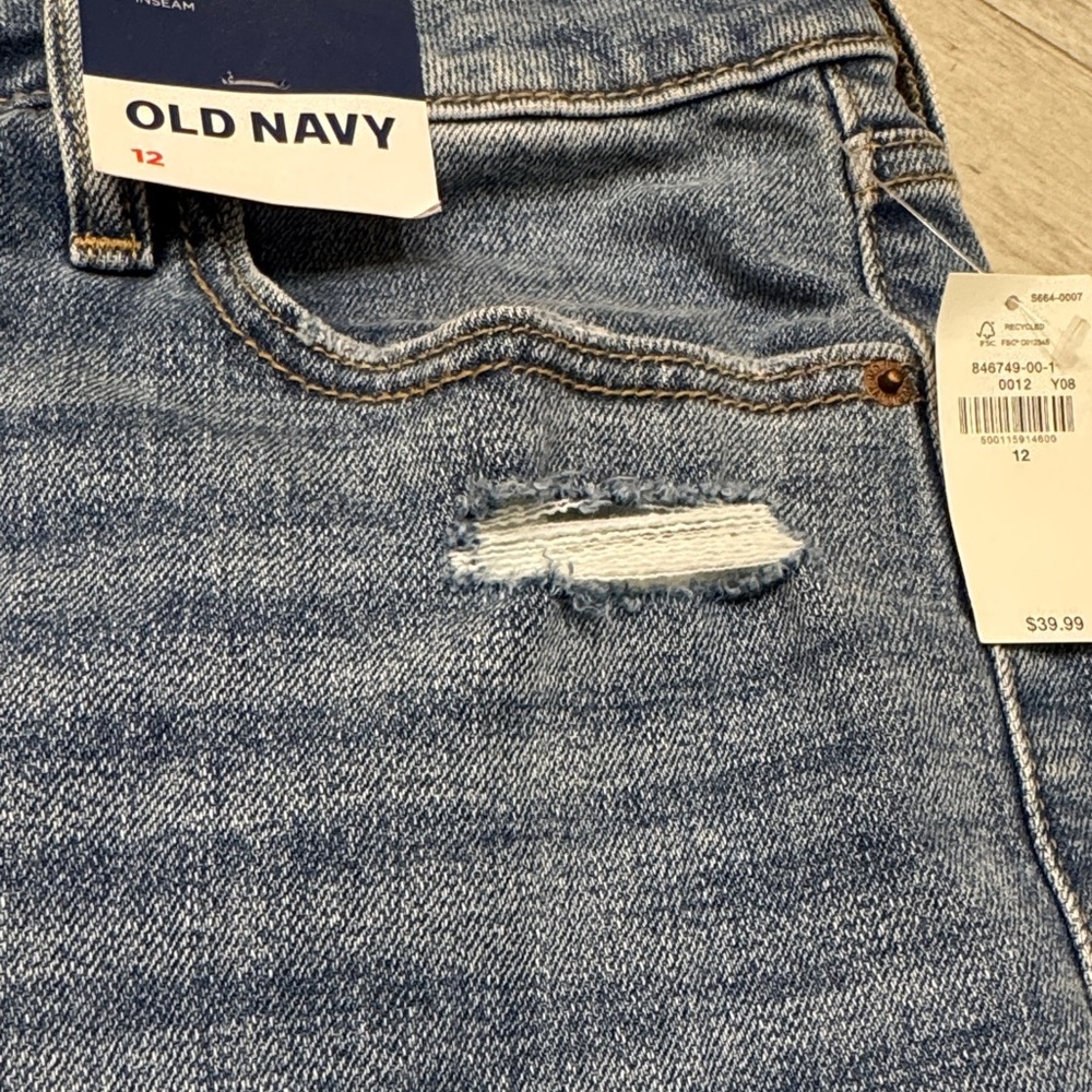 Old Navy High-Rise OG Straight Jean Shorts - 5” Inseam - Picture 4 of 9